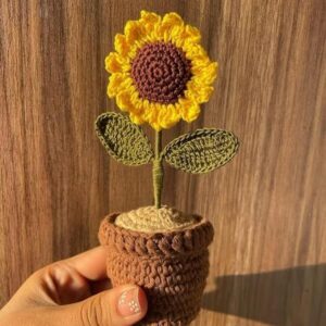 MLU Handmade Crochet Sunflower Plant with Pot, Yellow Flower with Green Leaves, Decorative Home Decor